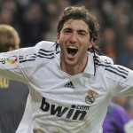 Juventus win Higuain Chase